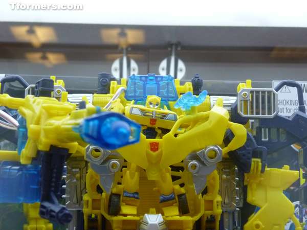 Transformers Prime Cyberverse Bumblebee Battle Suit  (109 of 134)